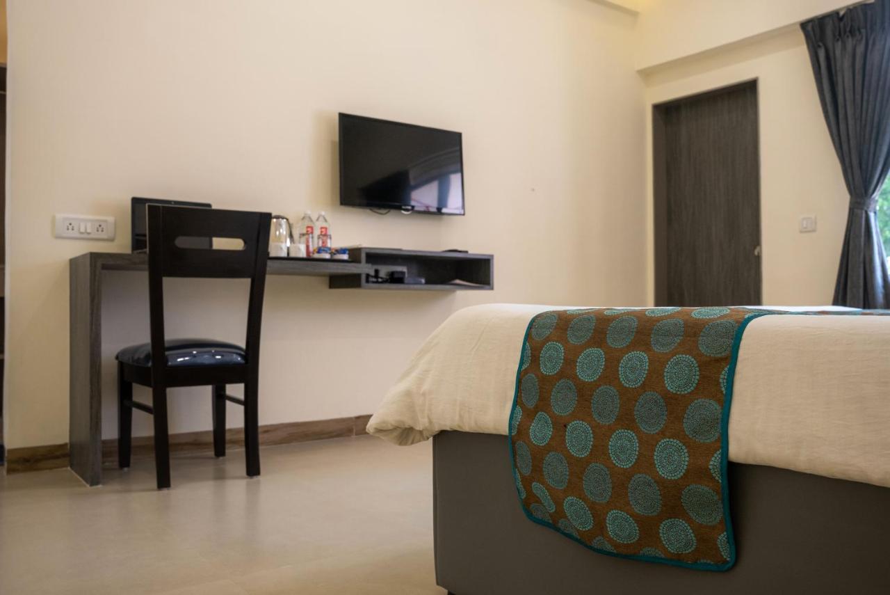 Girivihar Holiday Club - Pure Veg Lonavala Extérieur photo