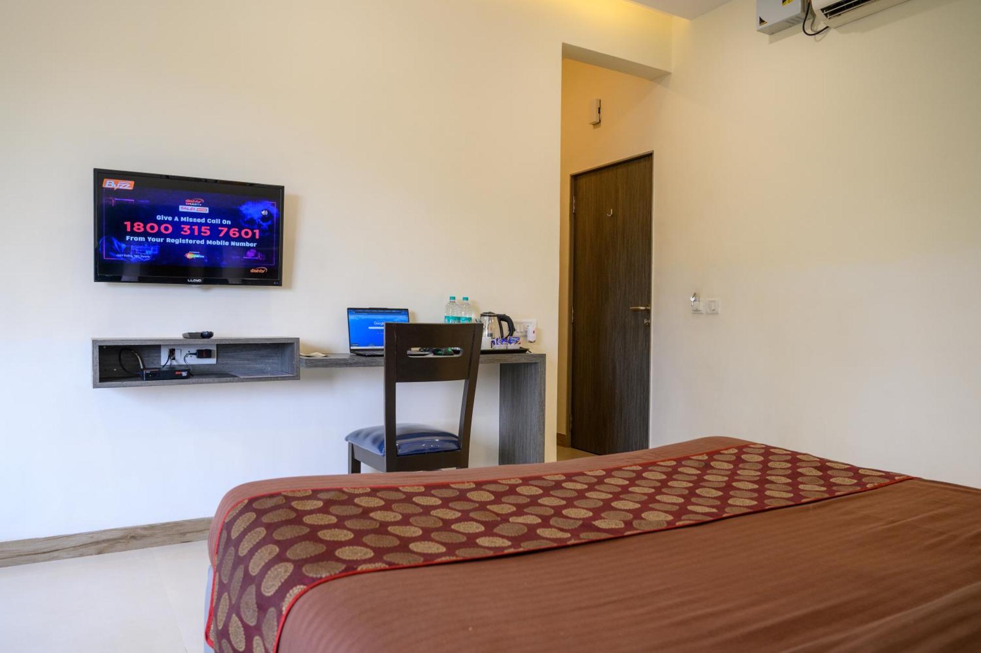 Girivihar Holiday Club - Pure Veg Lonavala Extérieur photo