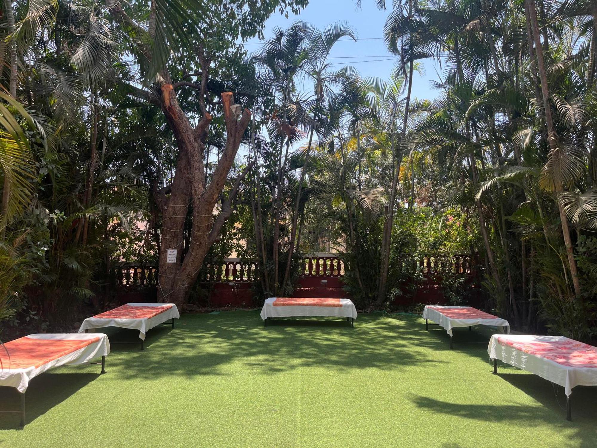 Girivihar Holiday Club - Pure Veg Lonavala Extérieur photo